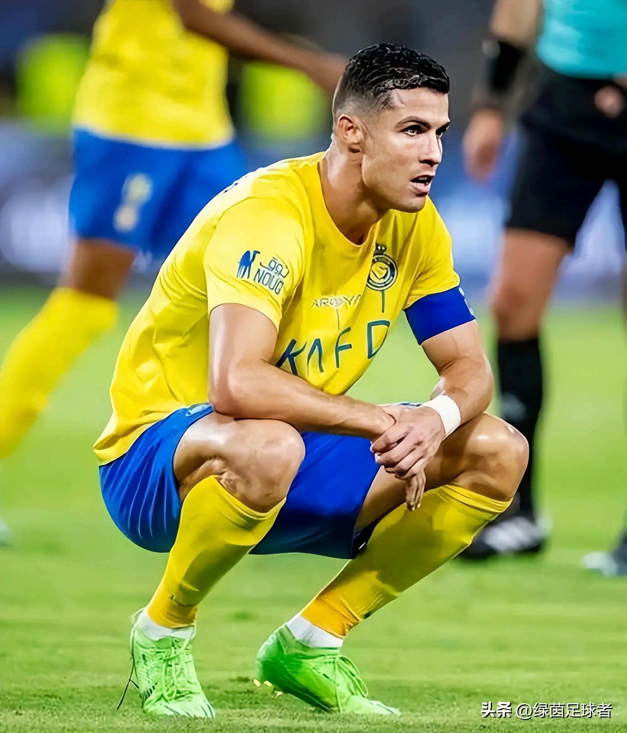 开云体育网址荷甲窗口期再迎强敌；那不勒斯调整名单；主帅态度：球迷炸锅；赛季目标并未改变的简单介绍